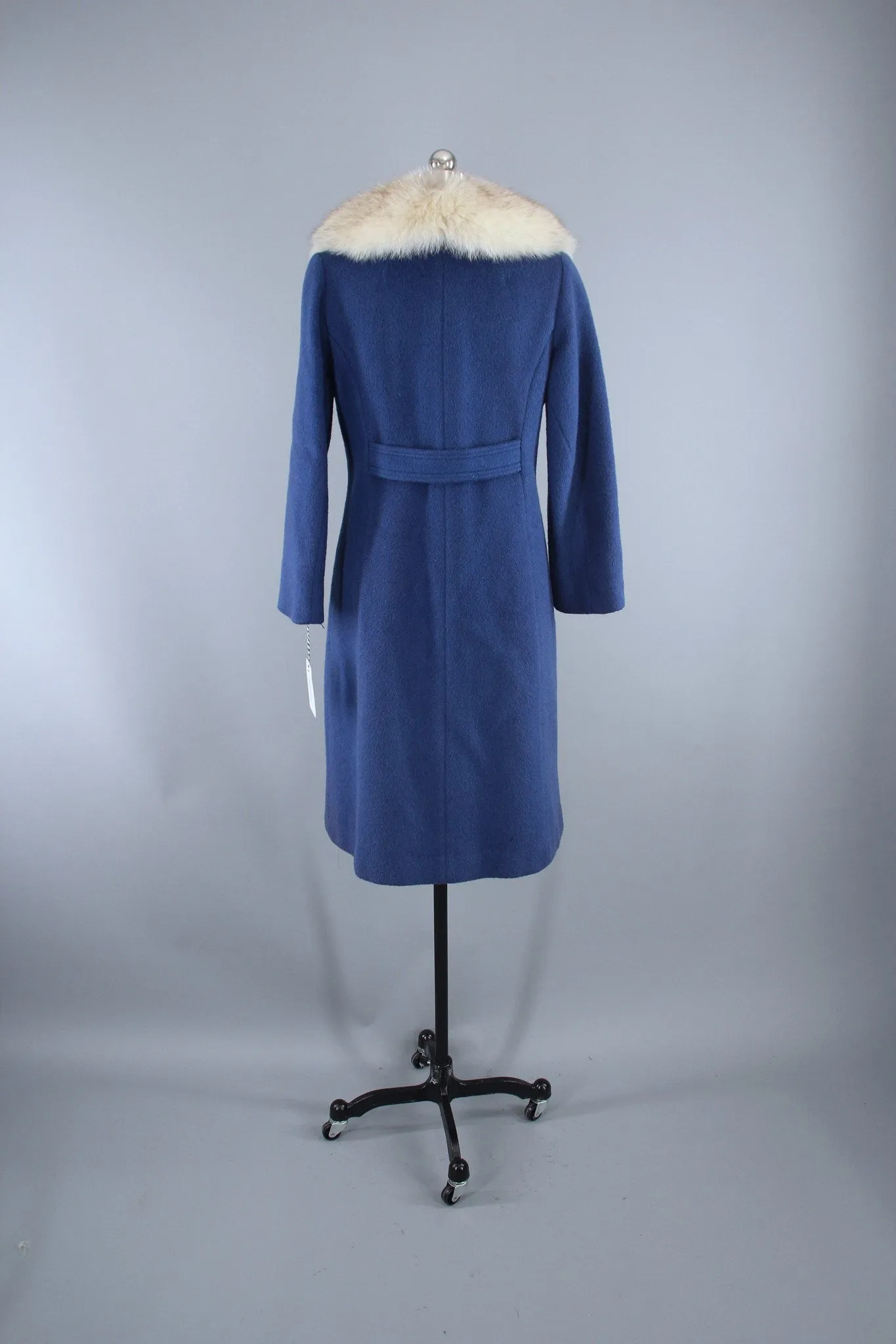 1960s Vintage Windsor Blue Wool Coat with Fox Fur Collar