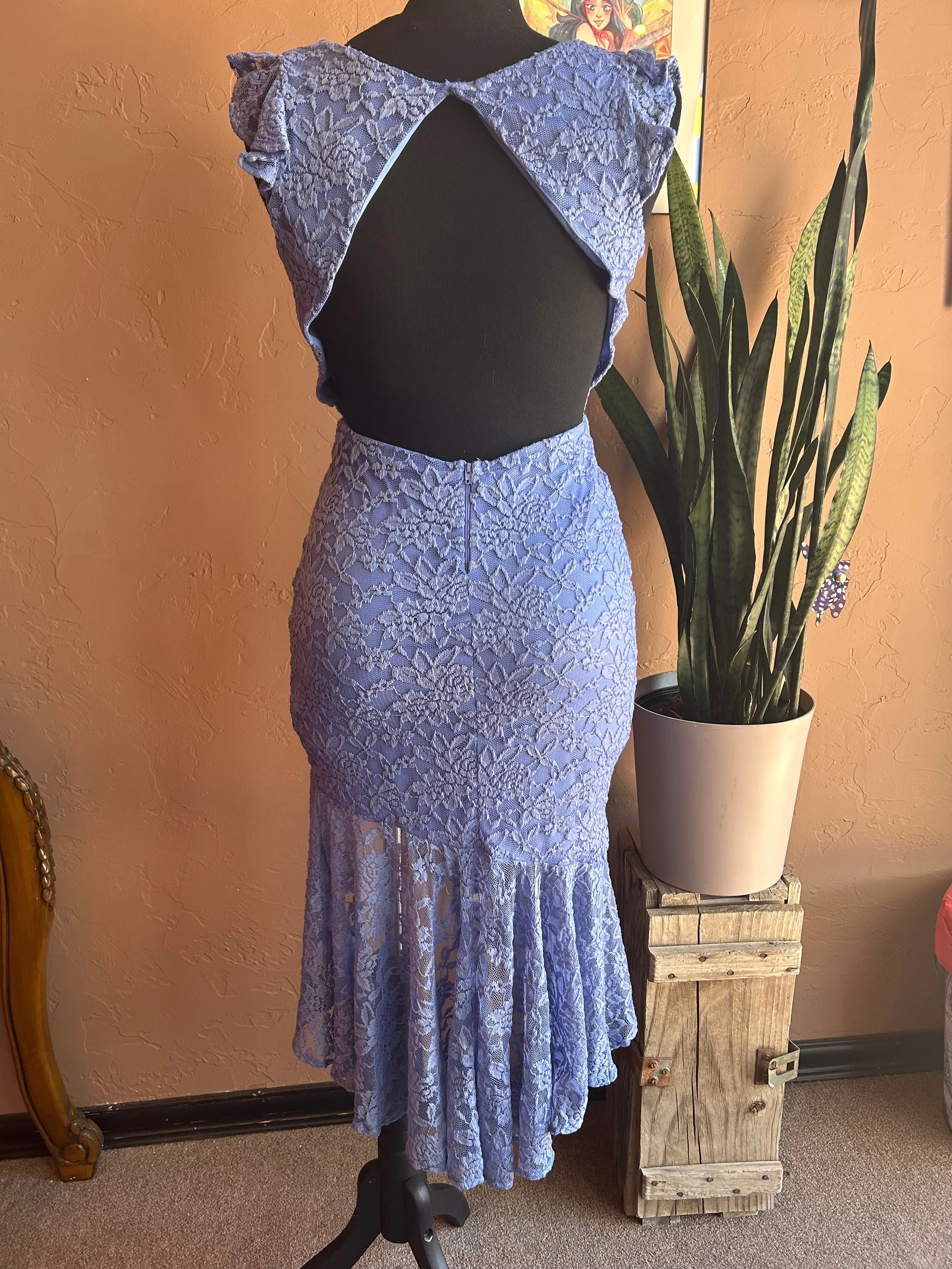 Blue Floral Lace Open Back Mid-Length Dress