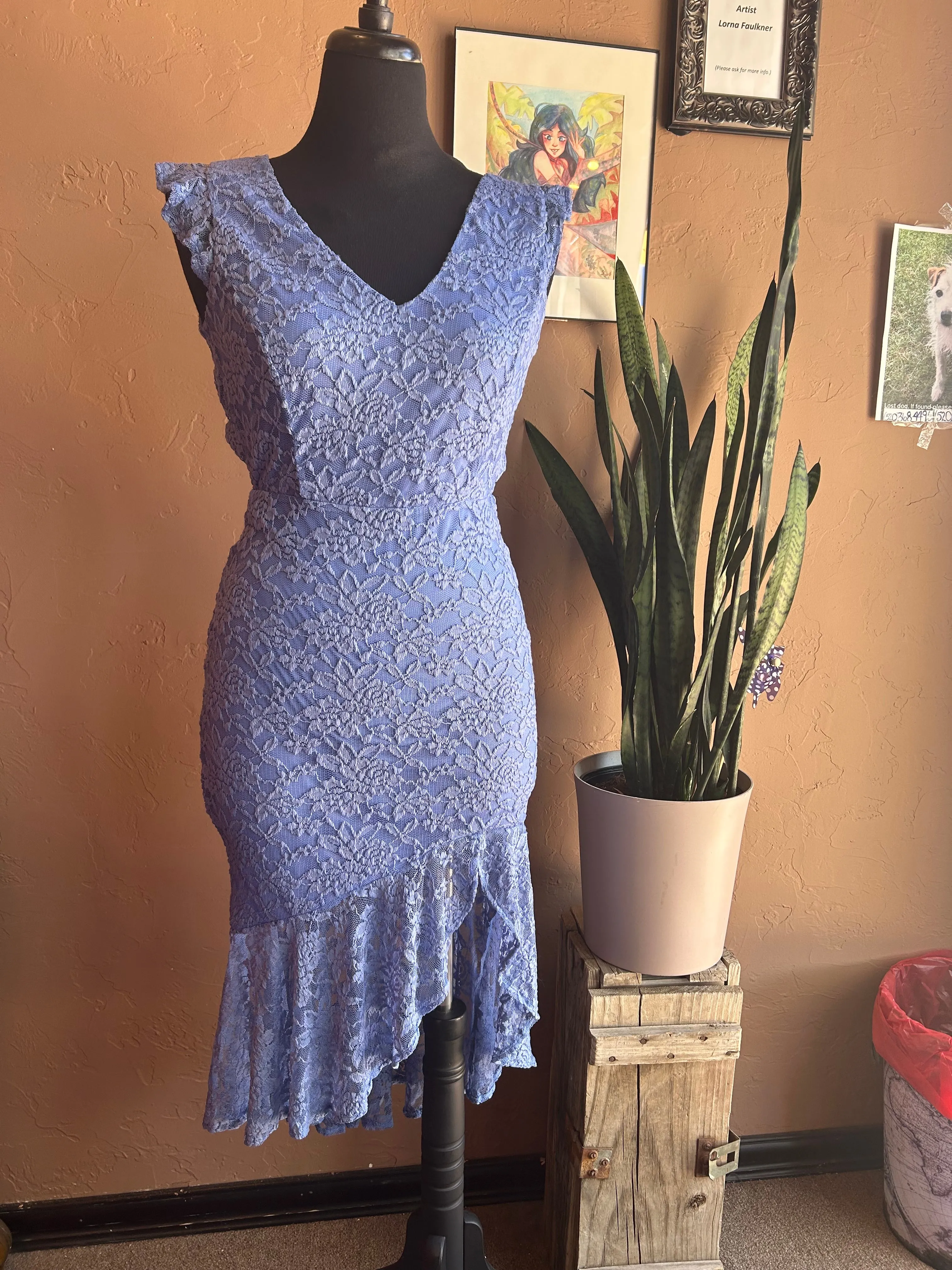 Blue Floral Lace Open Back Mid-Length Dress